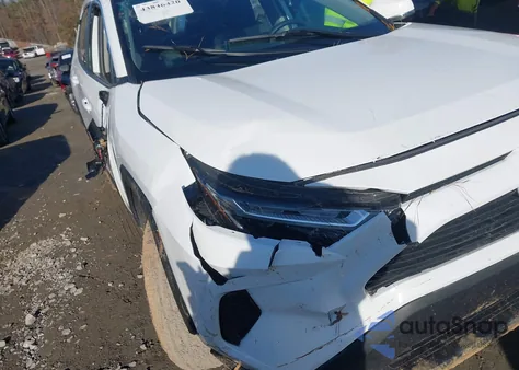 2024 Toyota Rav4 Xle z USA, uszkodzony, nr VIN 2T3W1RFV8RC271378